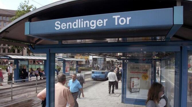 An der Straßenbahnstation »Sendlinger Tor« verprügelten die Schweizer Jugendlichen mehrere ihre Opfer.