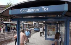 An der Straßenbahnstation "Sendlinger Tor" verprügelten die Schweizer Jugendlichen mehrere ihre Opfer.