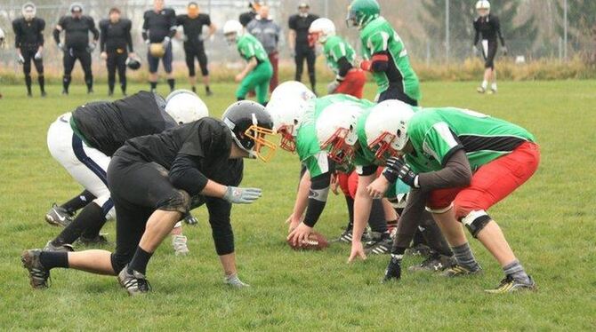 Ein Sport, bei dem es auch mal etwas handfester zur Sache gehen darf: American Football.  FOTOS: ZMS