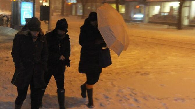 New York City: Ein Schneesturm hat die Ostküste der USA in ein Wetterchaos gestürzt. 