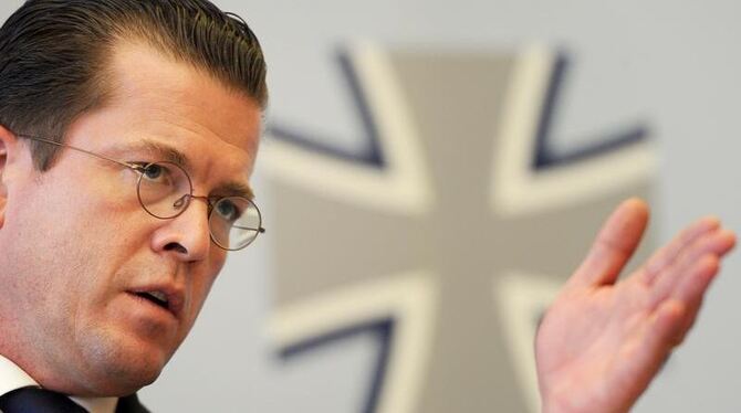 Verteidigungsminister zu Guttenberg warnt vor »leichtsinnigen« Festlegungen bei dem ins Auge gefassten Abzug der Bundeswehr a