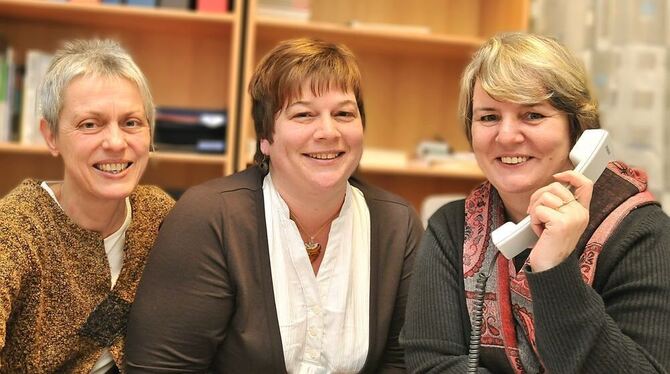 Haben ein offenes Ohr für die Probleme verzweifelter Kinder und Teenager (von links): Petra Erdbrink, Bettina Brettschneider und Haben ein offenes Ohr für die Probleme verzweifelter Kinder und Teenager (von links): Petra Erdbrink, Bettina Brettschneider und