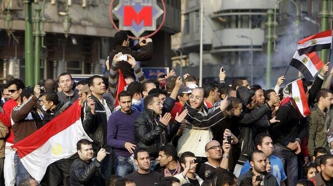 Alte, Junge, Linke und Islamisten - sie alle nehmen am Millionenmarsch gegen das Regime Mubarak teil. Alle träumen von einem