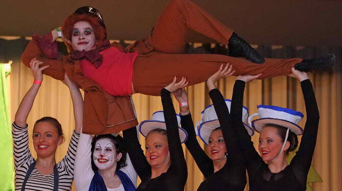 Garde- und Showtanz-Wettbewerb MV Unterhausen 5. Februar 2011 Garde- und Showtanz-Wettbewerb MV Unterhausen 5. Februar 2011