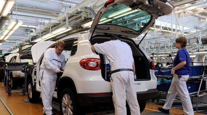 Produktion im Volkswagenwerk in Wolfsburg: VW steht derzeit gut da. Der Autobauer profitiert von der hohen Nachfrage vor alle Produktion im Volkswagenwerk in Wolfsburg: VW steht derzeit gut da. Der Autobauer profitiert von der hohen Nachfrage vor alle