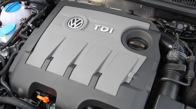 Auch Jettas aus den Modelljahren 2009 und 2010 mit 2,0 Liter TDI-Clean-Diesel-Motoren sind betroffen. Auch Jettas aus den Modelljahren 2009 und 2010 mit 2,0 Liter TDI-Clean-Diesel-Motoren sind betroffen.