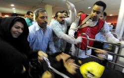 Bei dem Polizeieinsatz in Bahrain sterben mindestens drei Demonstranten, Dutzende werden verletzt.