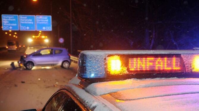 Die Zahl der Verkehrstoten in Deutschland hat 2010 einen absoluten Tiefstand erreicht. (Symbolbild)