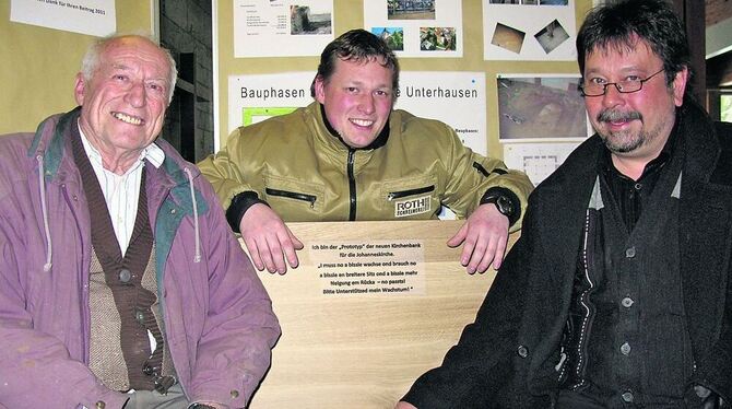Ernst Großmann, Tobias Roth und Pfarrer Thomas Henning (von links) würden gerne noch mehr Geldscheine in der zur Spendenbox umge Ernst Großmann, Tobias Roth und Pfarrer Thomas Henning (von links) würden gerne noch mehr Geldscheine in der zur Spendenbox umge