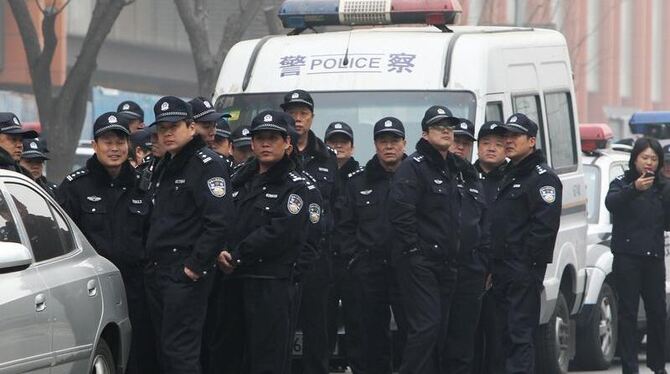 Nachdem die chinesische Polizei auf Pekings Straßen geplante »Jasmin-Proteste« verhindert hat, wird jetzt auch das Internet s