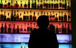 78 Prozent der Deutschen würden in der Fastenzeit noch am ehesten auf Alkohol verzichten, gefolgt von Süßigkeiten, Rauchen, F