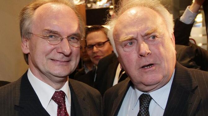 CDU-Spitzenkandidat Reiner Haseloff (l) und der amtierende Ministerpräsident von Sachsen-Anhalt, Wolfgang Böhmer (auch CDU),