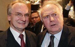 CDU-Spitzenkandidat Reiner Haseloff (l) und der amtierende Ministerpräsident von Sachsen-Anhalt, Wolfgang Böhmer (auch CDU), 