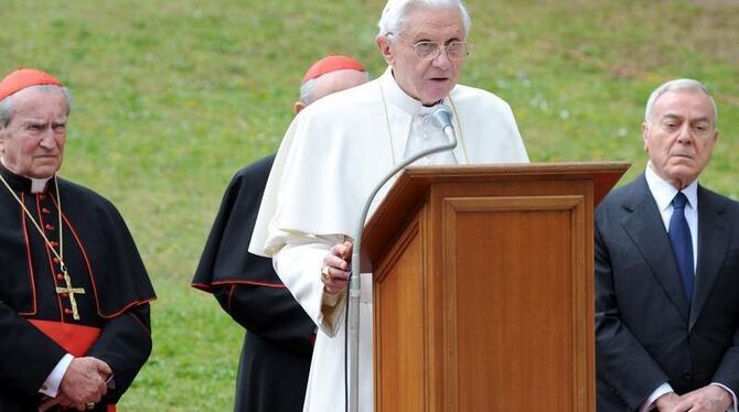 Schwerer Gang für Papst Benedikt XVI.: Er besuchte die »Ardeatinischen Höhlen« in Rom. Im März 1944 erschoss die SS hier mehr