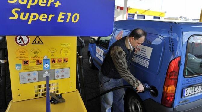 Shell will für etwaige Motorschäden durch den neuen Kraftstoff E10 aufkommen - vorausgesetzt der Kunde hat vorher eine kosten