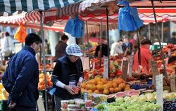Wochenmarkt in Chemnitz: Experten erwarten, dass die Lebensmittelpreise steigen.