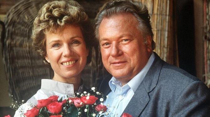 Witta Pohl und ihr Kollege Günther Strack (gestorben im Januar 1999) bei Dreharbeiten zu »Diese Drombuschs« (Archivbild von 1