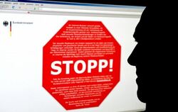 Website des Bundeskriminalamtes mit einem Stoppschild für eine Seite mit kinderpornografischen Inhalten. Anstelle der Sperrun