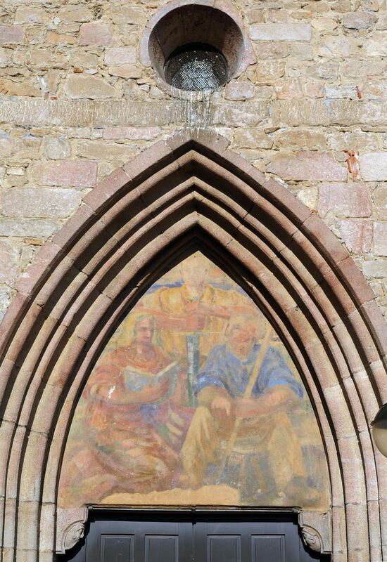 Foto 15: Blick vom Marktplatz auf das Portal der Spitalkirche.