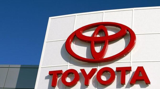 Die Katastrophe in Japan erreicht jetzt auch Toyota Europa. Weil beim Nachschub von Zulieferteilen Engpässe drohen, muss die