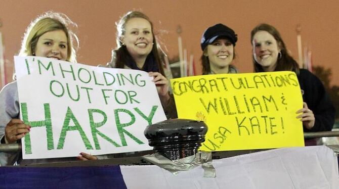 Texanische »Hochzeitsgäste« warten im Morgengrauen auf die Ankunft von William und Kate.