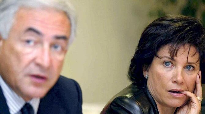 IWF-Chef Dominique Strauss-Kahn und seine Ehefrau Anne Sinclair (Archivfoto vom 30.03.2005). IWF-Chef Dominique Strauss-Kahn und seine Ehefrau Anne Sinclair (Archivfoto vom 30.03.2005).