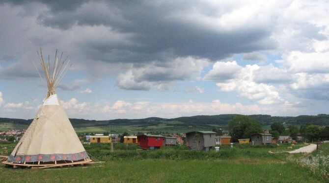 Übernachten in Tipi oder Schäferwagen: Die Hopfenburg bei Münsingen will besonders Familien ansprechen. GEA-FOTO: DEWALD Übernachten in Tipi oder Schäferwagen: Die Hopfenburg bei Münsingen will besonders Familien ansprechen. GEA-FOTO: DEWALD