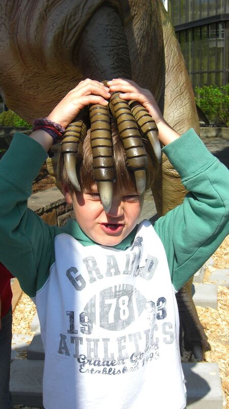 Der Ceratosaurus hat Christoph in seinen Fängen. Foto: Bosch Der Ceratosaurus hat Christoph in seinen Fängen. Foto: Bosch