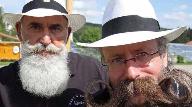 Jahrelange Bartpflege macht den Meister: Dusan Lalos (links) und Jürgen Burkhardt (rechts) geben Tipps fürs Styling. Jahrelange Bartpflege macht den Meister: Dusan Lalos (links) und Jürgen Burkhardt (rechts) geben Tipps fürs Styling.