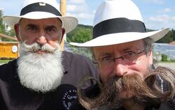 Jahrelange Bartpflege macht den Meister: Dusan Lalos (links) und Jürgen Burkhardt (rechts) geben Tipps fürs Styling.