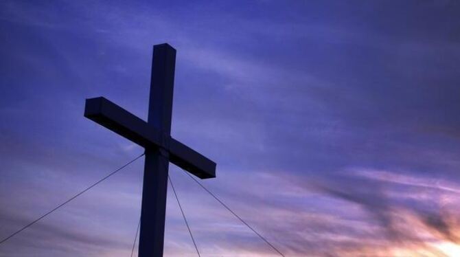Ein großes Kreuz als Symbol des Kirchentags.auf den Dresdner Elbwiesen. Ein großes Kreuz als Symbol des Kirchentags.auf den Dresdner Elbwiesen.