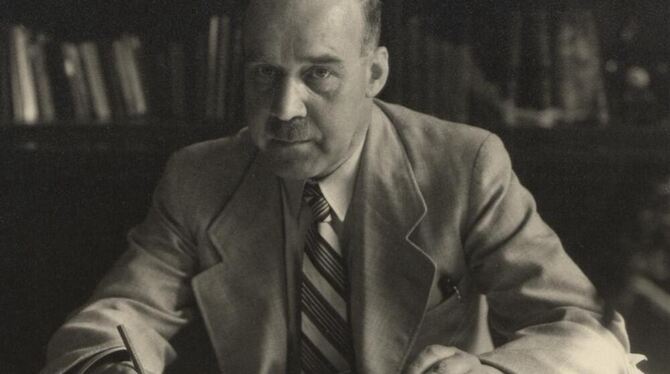 Otto Fischer an seinem Schreibtisch. FOTO: STADTARCHIV Otto Fischer an seinem Schreibtisch. FOTO: STADTARCHIV