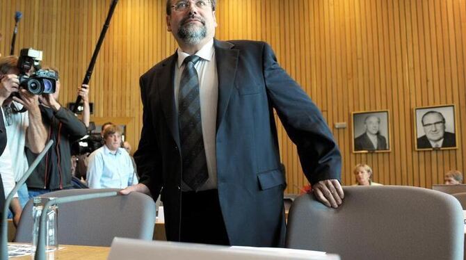 Duisburgs OB Adolf Sauerland im September 2010 vor dem Innenausschuss des Düsseldorfer Landtags