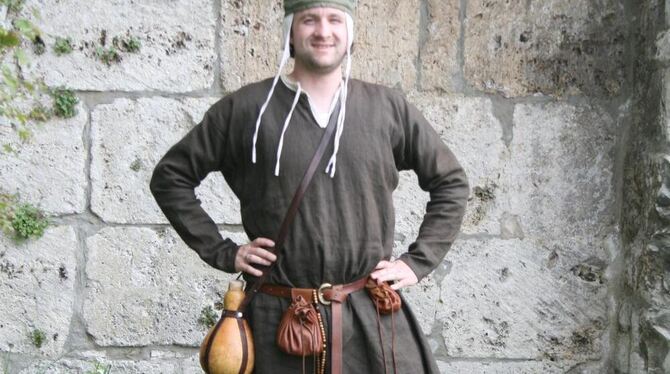 Mittelalterlich gewandet im Lautertal von Burg zu Burg. FOTO: PR
