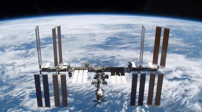 Die Internationale Raumstation ISS musste kurzzeitig evakuiert werden, weil sich Weltraumschrott bis auf 250 Meter genähert h