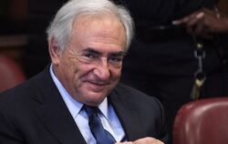 Gute Nachrichten für Dominique Strauss-Kahn: Das Zimmermädchen, das den früheren IWF-Chef des Vergewaltigungsversuchs bezicht