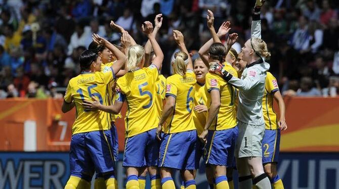 Die Schwedinnen feiern ihren Führungstreffer gegen Nordkorea.