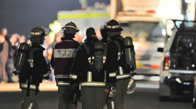Nach Medienberichten hat ein Unbekannter in Sydney einer 18-jährigen Schülerin eine Bombe am Hals befestigt.