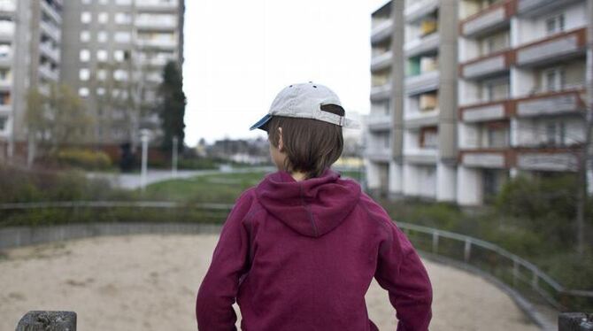 Nach den jüngsten Zahlen des Statistischen Bundesamtes ist jedes sechste Kind in Deutschland von Armut bedroht.