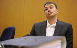 Der verurteilte Kindermörder Magnus Gäfgen Mitte März in einen Verhandlungssaal des Landgerichts in Frankfurt am Main.