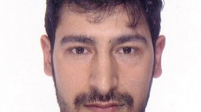 Das neue Fahndungsfoto der Polizei zeigt den unter Mordverdacht stehenden Mehmet Yildirim aus Berlin. Die Fahndung nach dem m