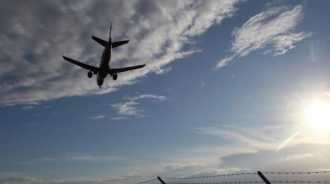 Der Fluglotsenstreik findet nun doch nicht statt, doch wegen des späten Schlichteranrufs könnte es trotzdem Probleme im Flugv Der Fluglotsenstreik findet nun doch nicht statt, doch wegen des späten Schlichteranrufs könnte es trotzdem Probleme im Flugv