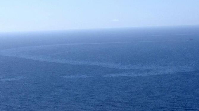 Der Ölteppich in der Nordsee, verursacht durch einen Fehler auf der Bohrinsel »Gannet Alpha«.