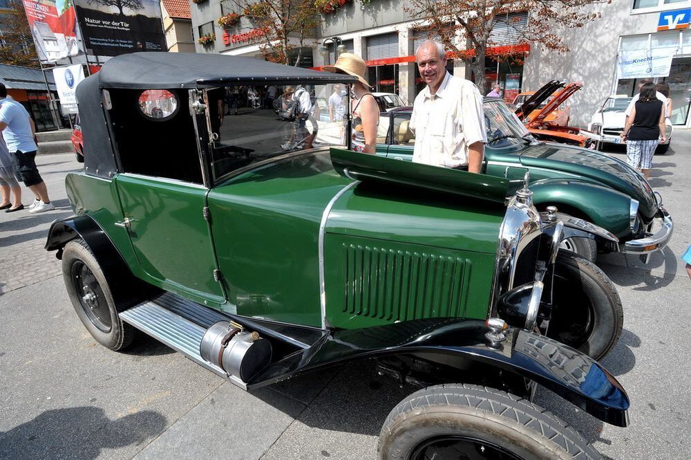 Oldtimertreffen auf dem Reutlinger Marktplatz August 2011