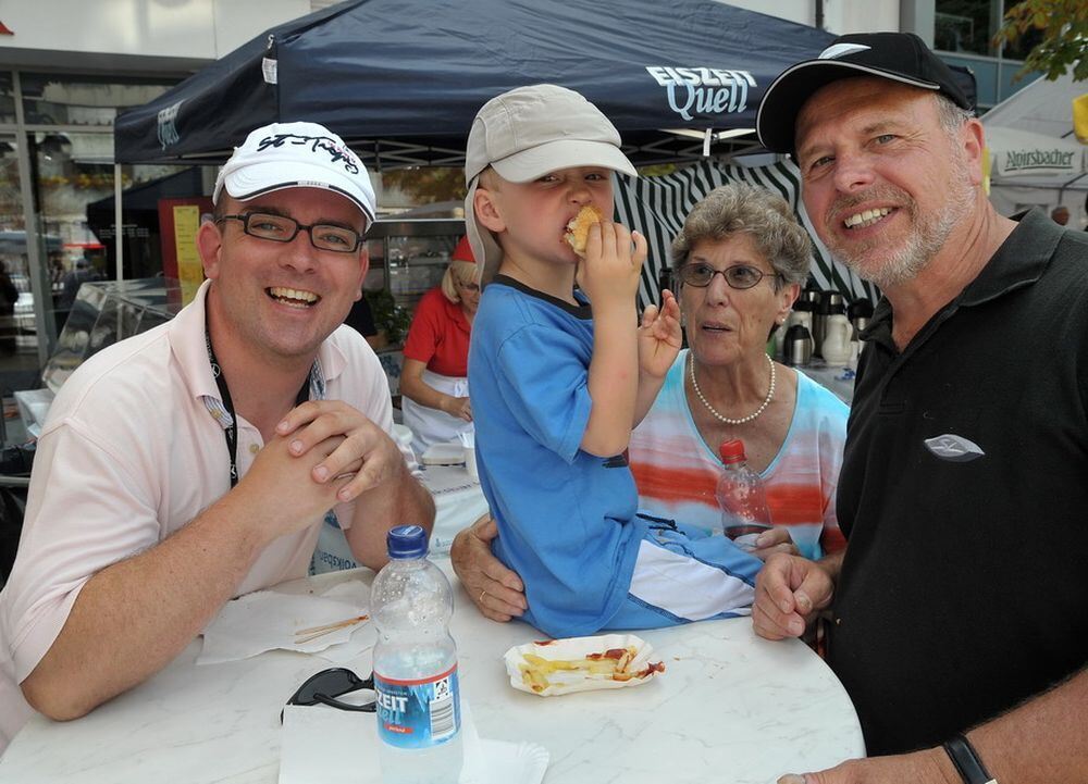Oldtimertreffen auf dem Reutlinger Marktplatz August 2011