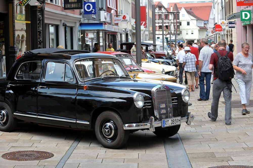 Oldtimertreffen auf dem Reutlinger Marktplatz August 2011