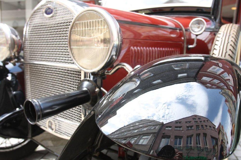 Oldtimertreffen auf dem Reutlinger Marktplatz August 2011