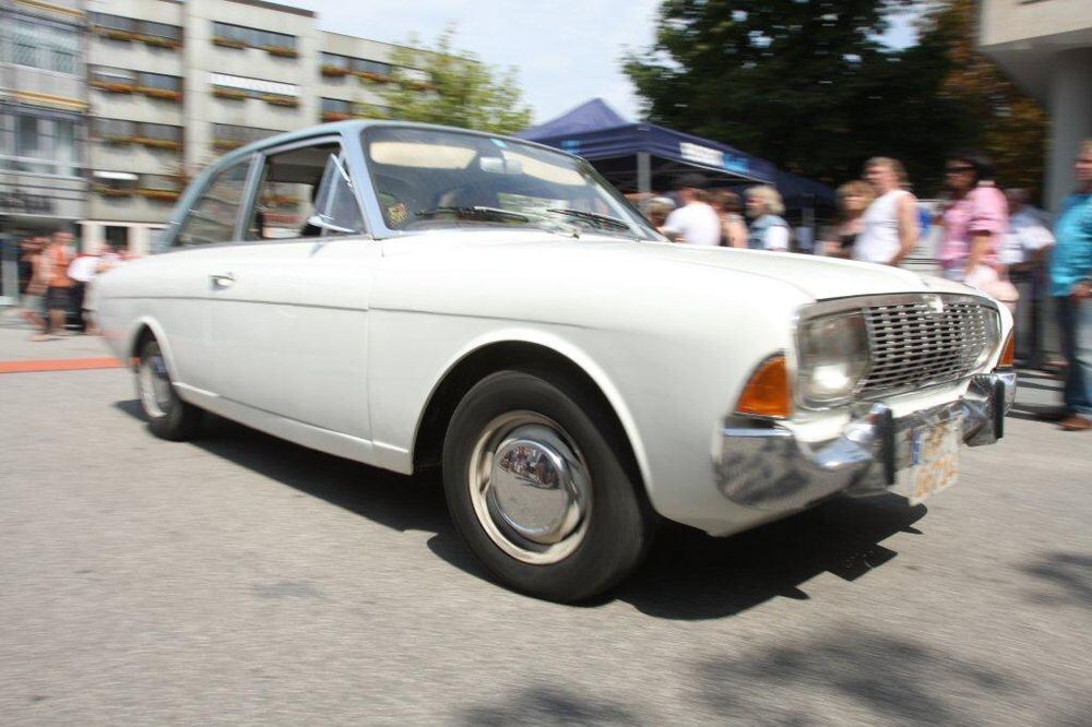 Oldtimertreffen auf dem Reutlinger Marktplatz August 2011
