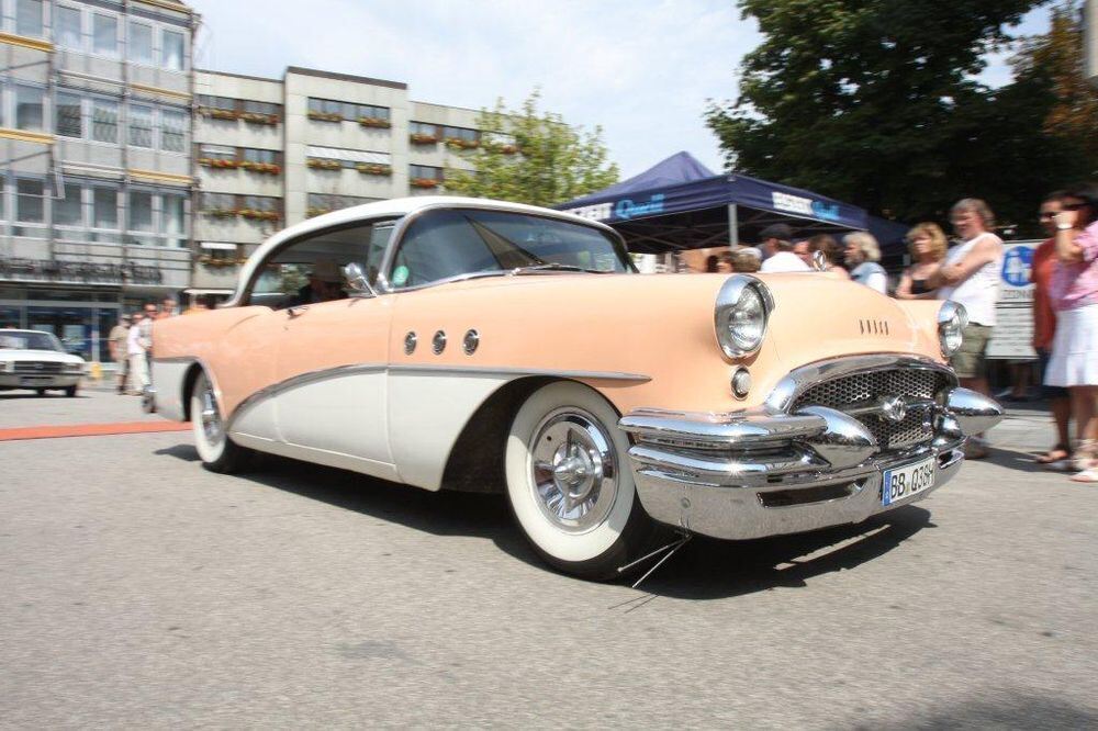 Oldtimertreffen auf dem Reutlinger Marktplatz August 2011