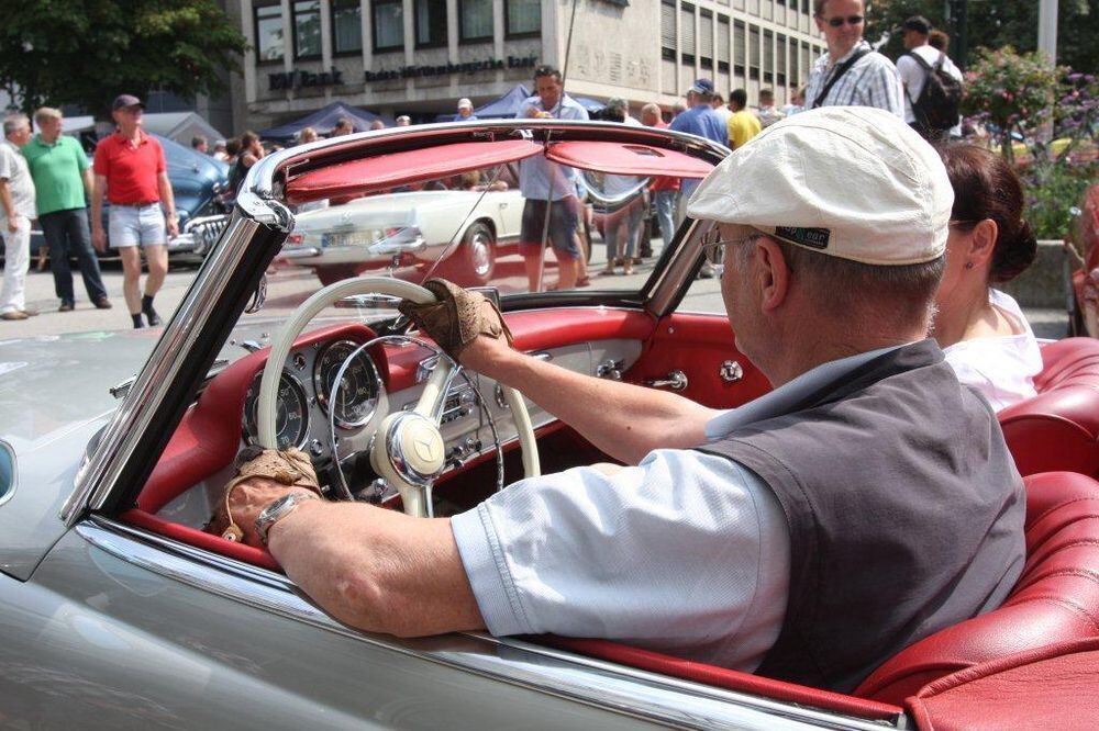 Oldtimertreffen auf dem Reutlinger Marktplatz August 2011